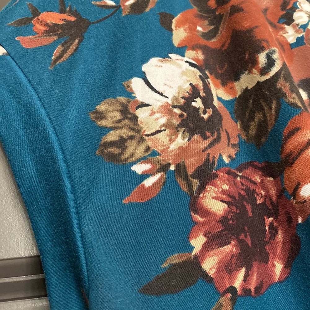 Floral top - Picture 3 of 4